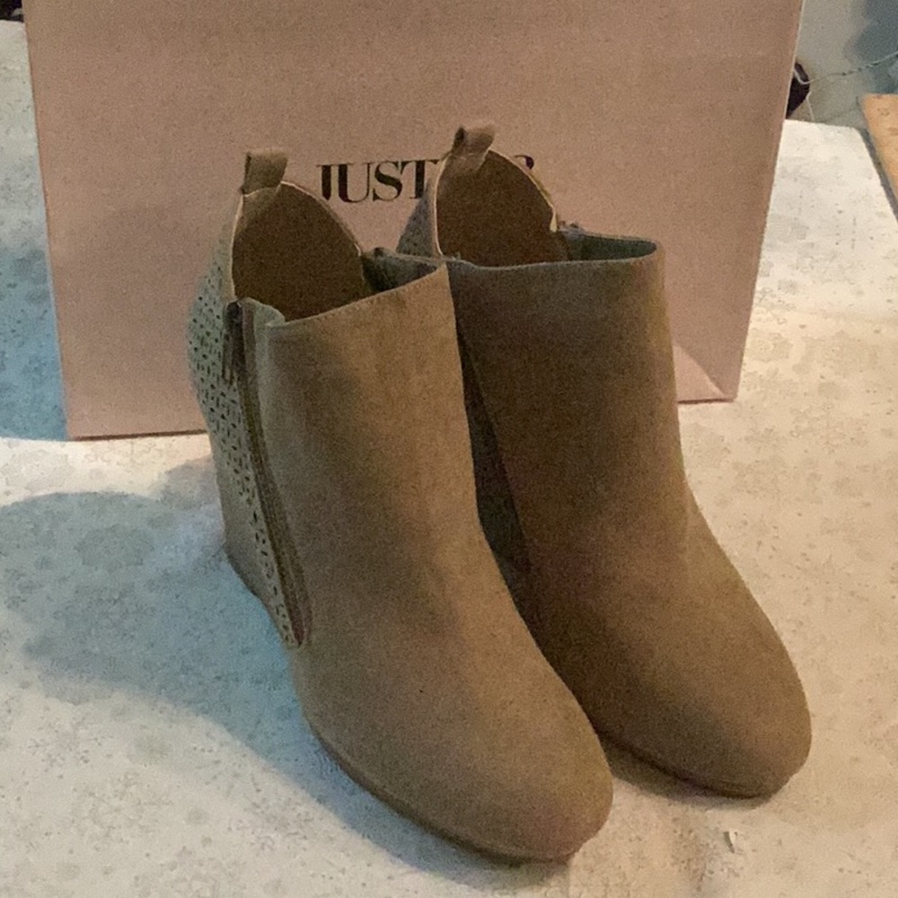 NWT JustFab booties
